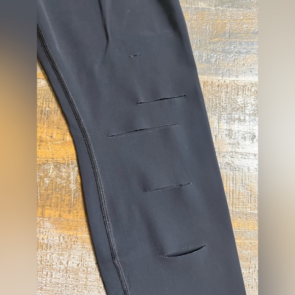 ALO Yoga Women's Ripped warrior black Leggings - Picture 7 of 12